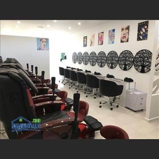 Cần sang shop Nails , shop 2 mặt tiền vùng Dingley Village