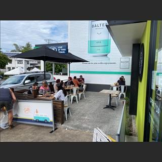 Sang lại quán cà phê hoạt động ổn định vùng West End Qld