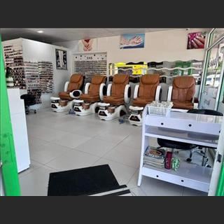 Cần sang shop Nail income ổn định vùng Mount Waverley