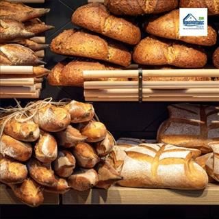Lò bánh mì nằm ở khu đông dân cư vùng Forest Lake cần sang
