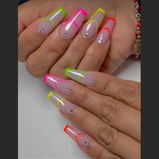 Sang shop nails vùng gần Melbourne City, income ổn định