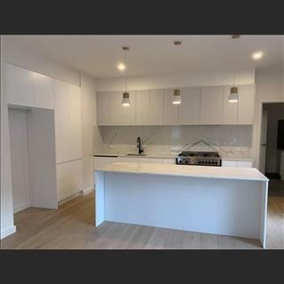 Hãng kitchen cabinets cần tuyển nhân viên đóng và lắp ráp tủ bếp