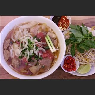 Phở Delight cần tuyển phụ bếp và cô bán bánh mì lương hấp dẫn