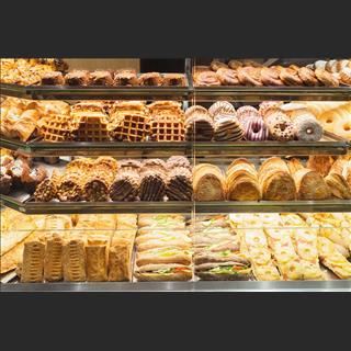 Shop bakery cần người phụ bếp và phụ việc trong shop
