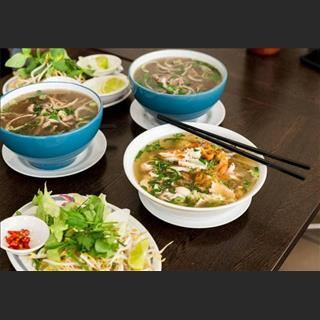 Tiệm Phở vùng Deer Park cần tuyển chạy bàn và phụ bếp