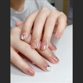 Shop nail ở Moonan cần thợ cứng sns phụ được bột, có đưa rước