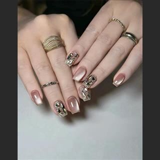 Shop nails cách Cabramatta 20 phút lái xe cần tuyển thợ bột 