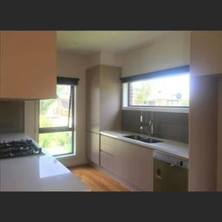Phòng đầy đủ tiện nghi cho nữ thuê vùng Braybrook