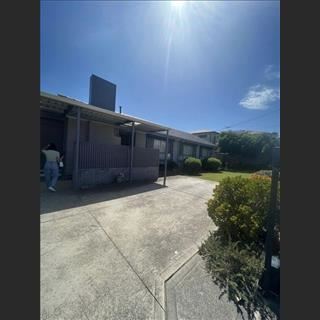 Cần cho thuê phòng sạch sẽ, thoáng mát vùng Springvale, Vic