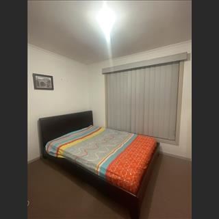 Cho share phòng vùng St Albans khu người Việt Nam gần chợ 