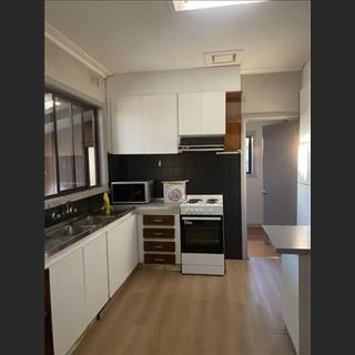 Phòng đầy đủ đồ dùng cho thuê ở St Albans giá $500/tháng