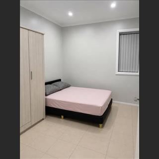 Cho thuê phòng đơn sạch sẽ tại Sefton dành cho nữ 